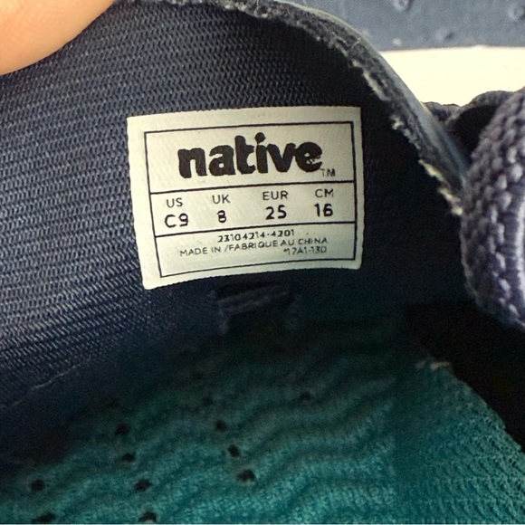 Native Monaco Low Slip On Boys Shoes Blue Size 9 - Picture 12 of 12